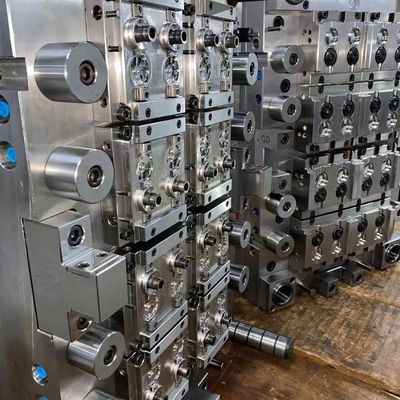 مكونات القالب المخصصة لـ (بي تي إي)