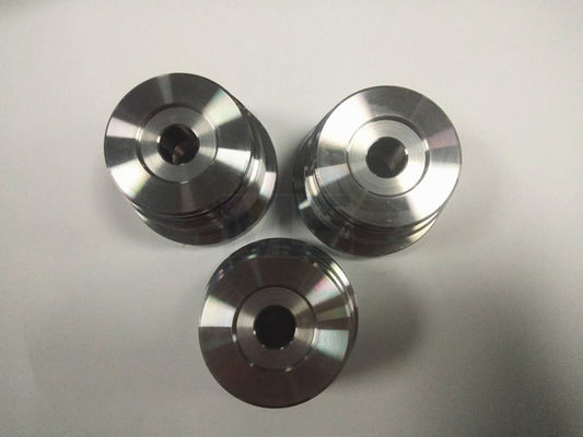 قطع مصبوبة بالحقن عالية الدقة | سطح مصقول ومكونات ملولبة