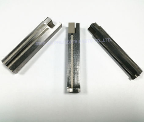 إدراجات القالب المستطيل المخصصة مكونات القالب البلاستيكية الدقيقة